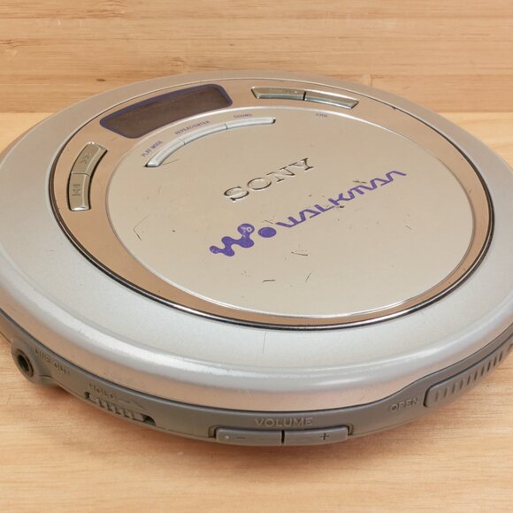 Sony D-EJ621 / Portable CD Player / Walkman / G-Protection / Mega Bass / Vintage - Picture 4 of 8